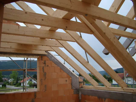 Bitno je da krov bude izveden na način da spriječi prodor vjetra i oborina unutrašnjost kuće ili zgrade